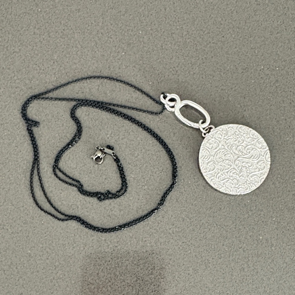 Elegant Silver Pendant Necklace